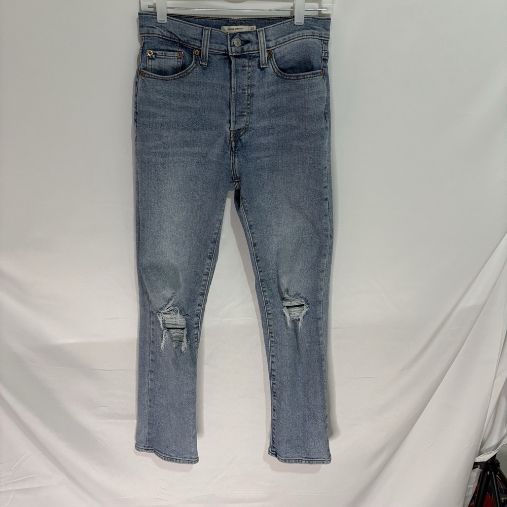 Levi's Women's Wedgie Straight Button Fly Jeans Light Wash Denim Size 28 x 27